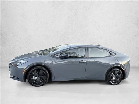 Used 2026 Toyota Prius Plug-In Hybrid FWD image 4