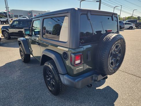 Used 2020 Jeep Wrangler Sport AWD/4WD image 7