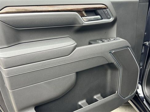 New 2026 GMC Sierra 1500 Elevation w/ LPO, Elevation Black Package image 10