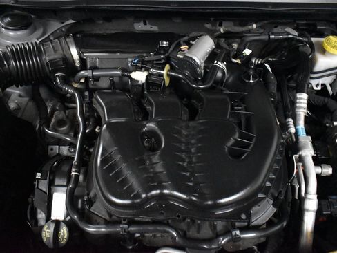 Used 2020 Jeep Cherokee Latitude Lux w/ Comfort/Convenience Group image 10