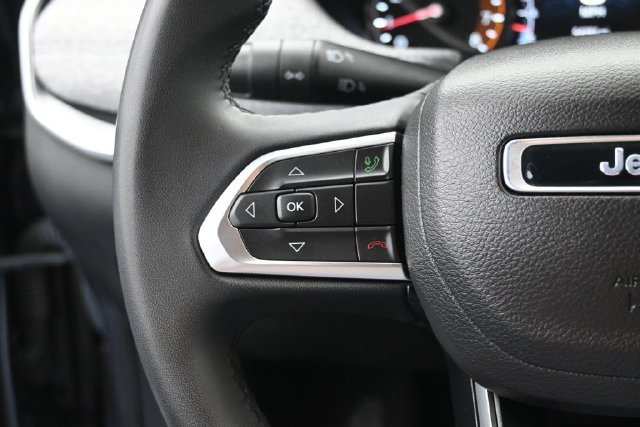 Used 2024 Jeep Compass Latitude AWD/4WD image 28