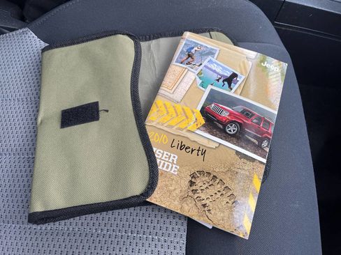 Used 2010 Jeep Liberty Sport image 25