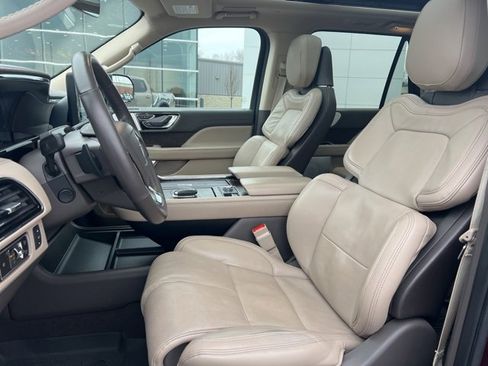 Used 2024 Lincoln Navigator Reserve image 24