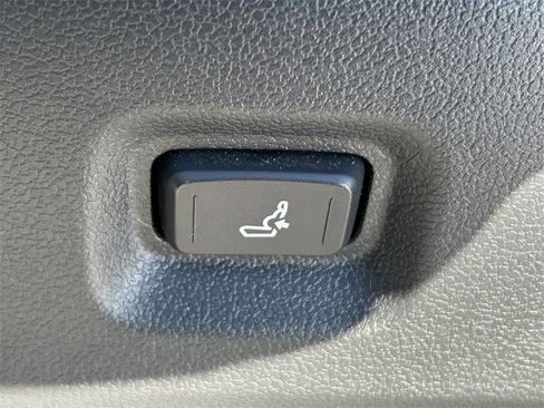 Certified 2025 Toyota Tacoma Limited image 21