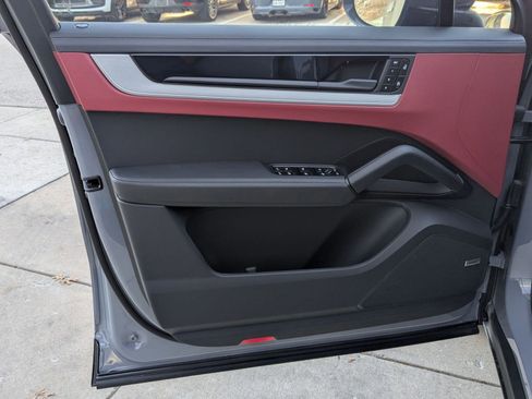 New 2026 Porsche Cayenne Coupe image 13