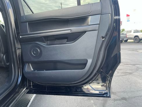 Used 2021 Ford Expedition Max XLT image 12