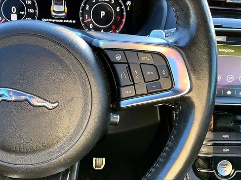 Used 2019 Jaguar F-PACE S image 17