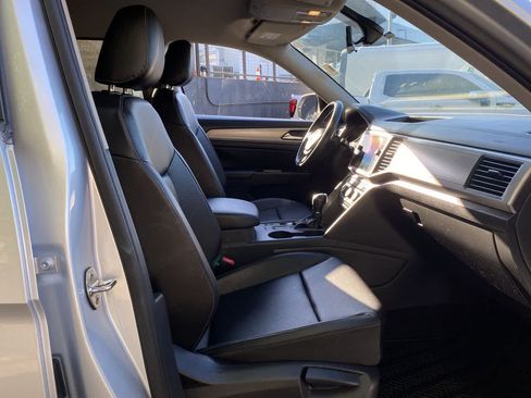 Used 2019 Volkswagen Atlas SE FWD image 19