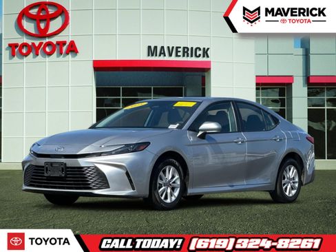 Used 2025 Toyota Camry LE image 1