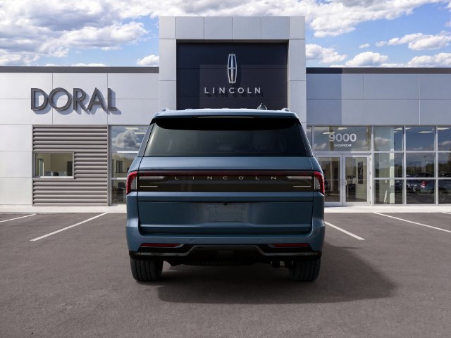New 2027 Lincoln Navigator Reserve w/ Jet Appearance Package AWD/4WD image 7