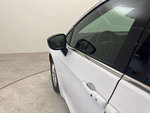 Used 2025 Chrysler Pacifica Select FWD image 20