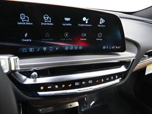 New 2026 Cadillac Lyriq V image 27