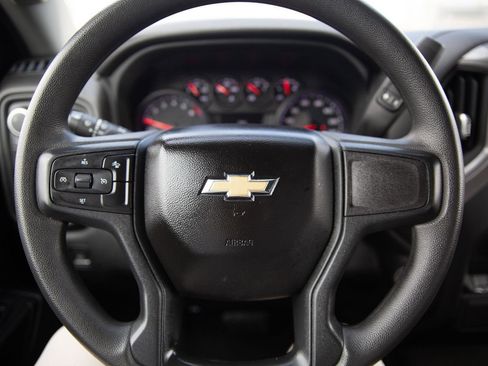 Used 2023 Chevrolet Silverado 1500 Custom image 11