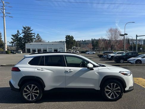 Certified 2024 Toyota Corolla Cross XLE w/ Convenience Package image 5