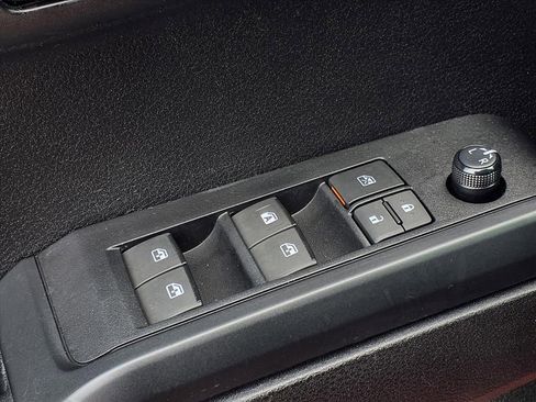 Used 2021 Toyota Tacoma SR image 21