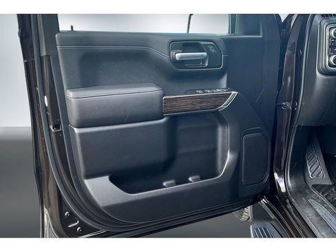 Used 2019 GMC Sierra 1500 SLE w/ SLE Value Package AWD/4WD image 12