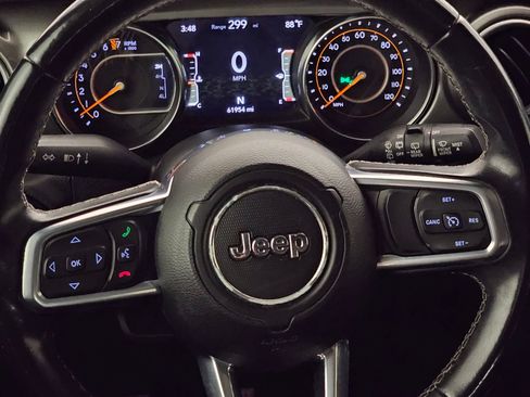 Used 2020 Jeep Wrangler Unlimited Sahara AWD/4WD image 8