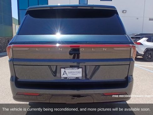 Used 2025 Lincoln Navigator L Reserve w/ Jet Appearance Package AWD/4WD image 7