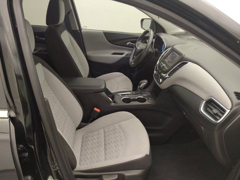 Used 2022 Chevrolet Equinox LT w/ Driver Convenience Package image 21