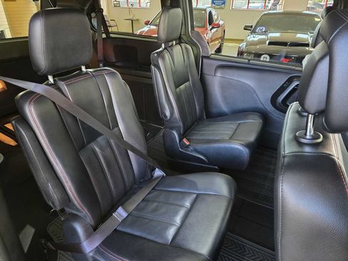 Used 2019 Dodge Grand Caravan GT FWD image 28
