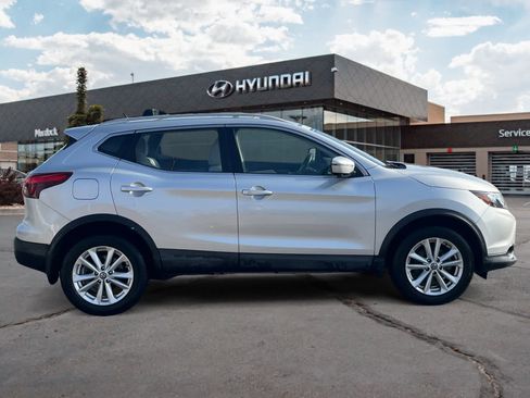 Used 2019 Nissan Rogue Sport SV w/ Technology Package image 6