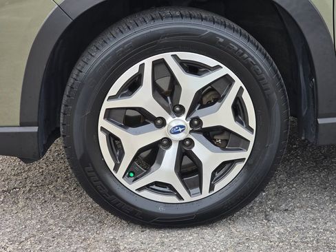 Used 2021 Subaru Forester Premium image 12