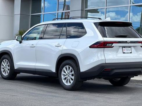 Certified 2026 Toyota Grand Highlander FWD image 8