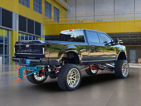 Used 2022 Ford F250 Lariat w/ Black Appearance Package AWD/4WD image 7
