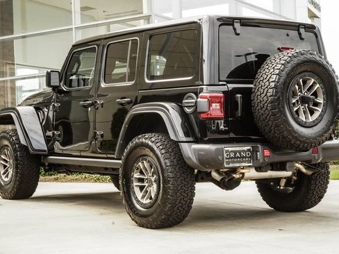 Used 2024 Jeep Wrangler Unlimited Rubicon 392 AWD/4WD image 10