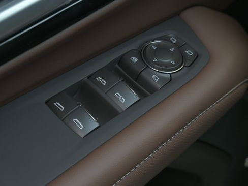 New 2026 Chevrolet Suburban High Country AWD/4WD image 33