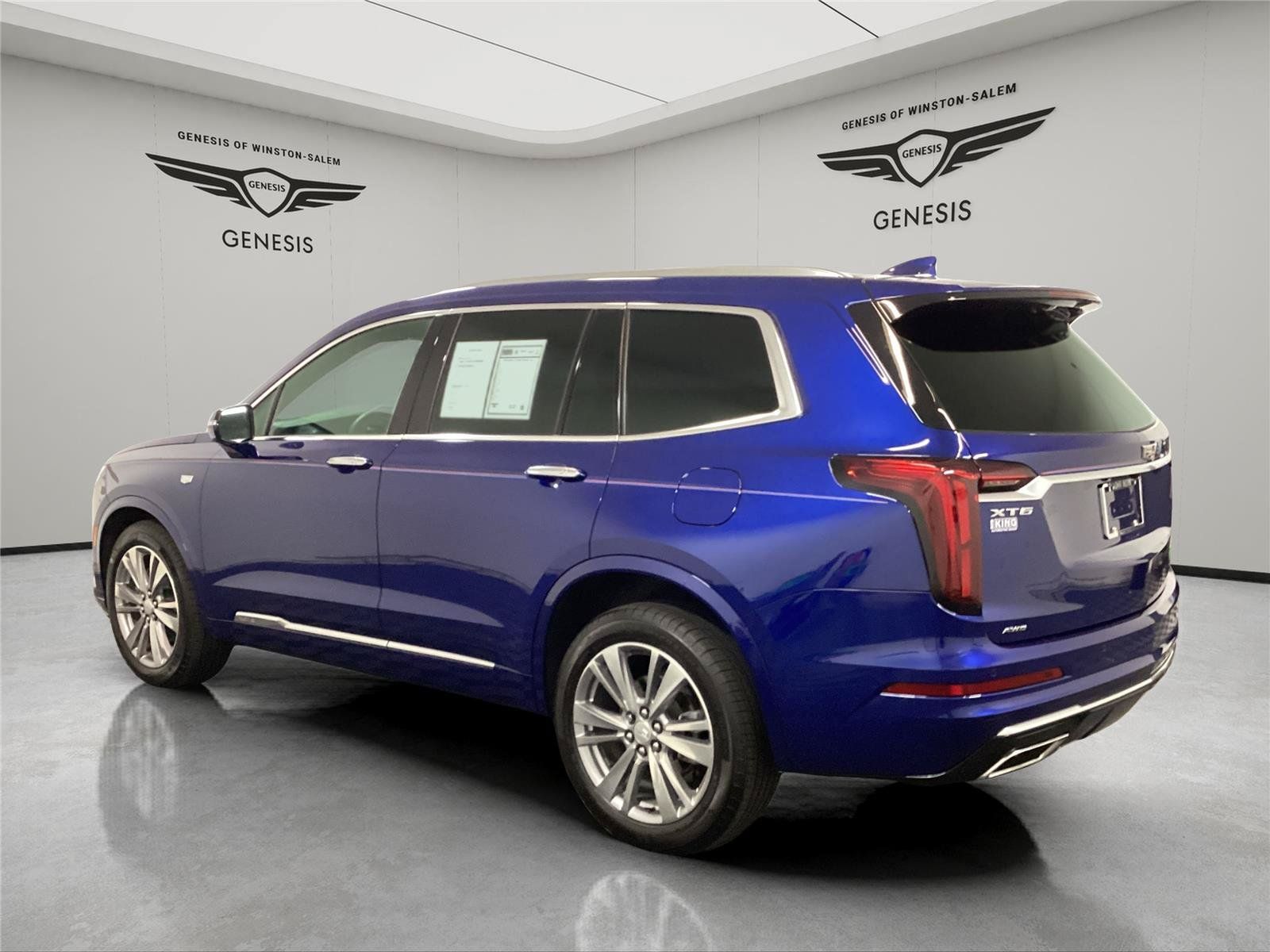 Used 2024 Cadillac XT6 Premium Luxury AWD/4WD image 3