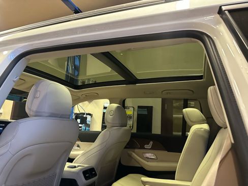 Used 2024 Cadillac XT6 Sport image 18