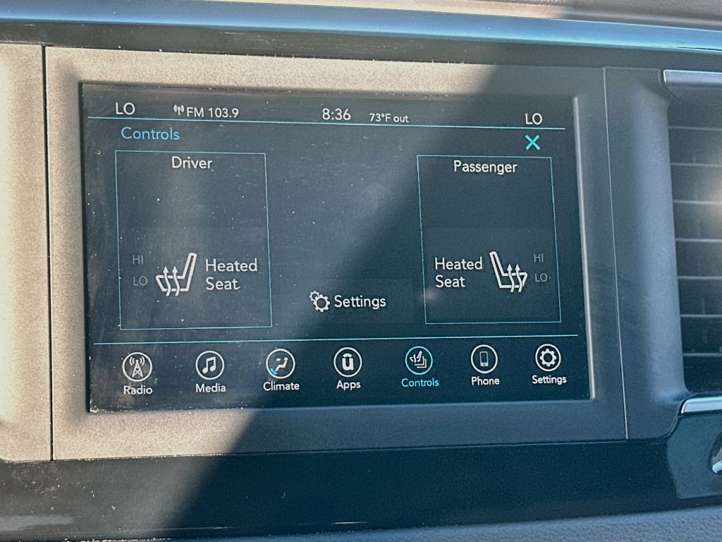 Used 2018 Chrysler Pacifica Touring-L FWD image 19
