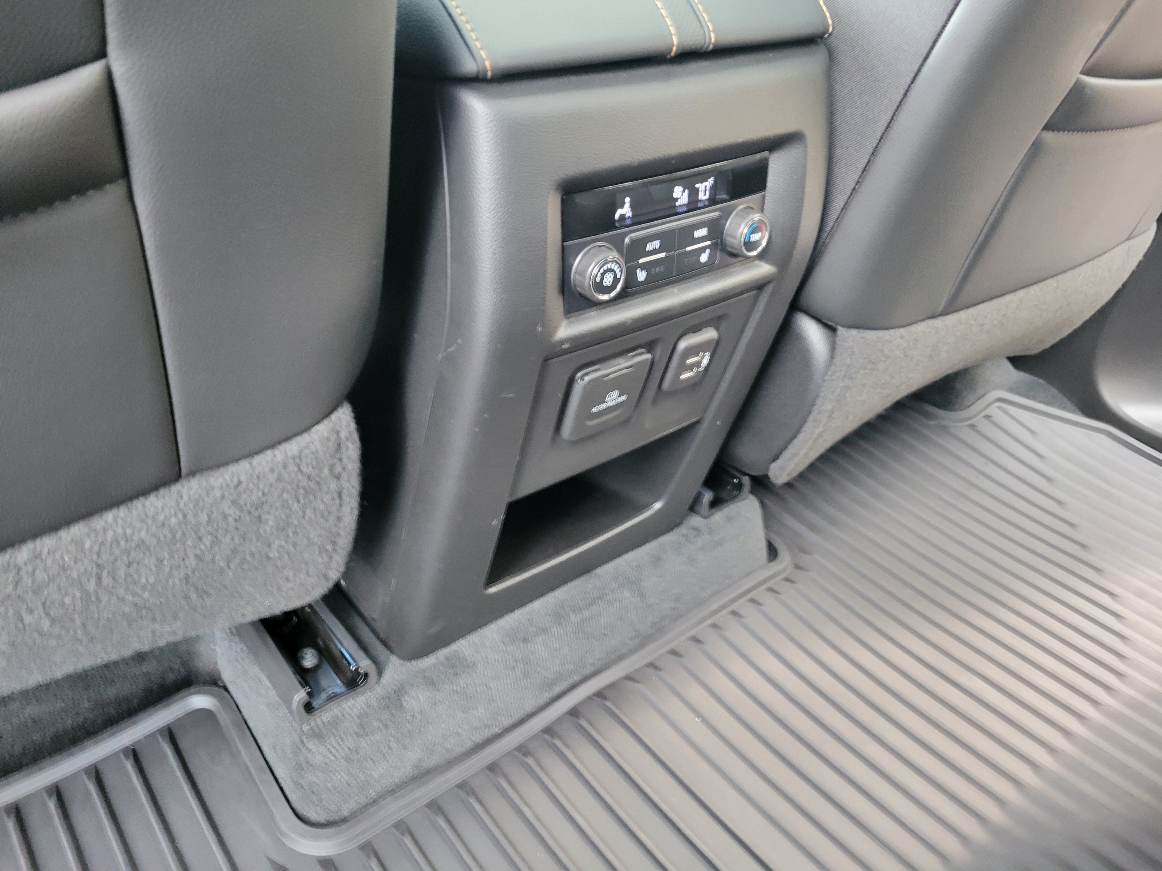 Used 2021 Chevrolet Traverse Premier w/ Redline Edition FWD image 36
