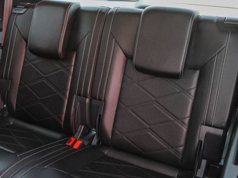 Used 2025 Volkswagen Atlas SE FWD image 9