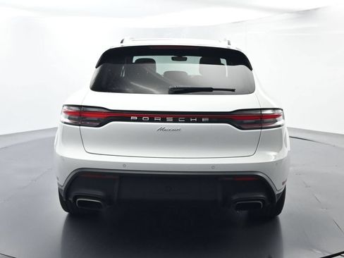 Certified 2022 Porsche Macan AWD/4WD image 13