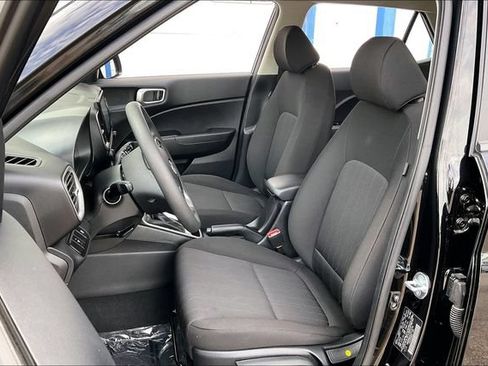 Certified 2026 Hyundai Venue SE FWD image 27