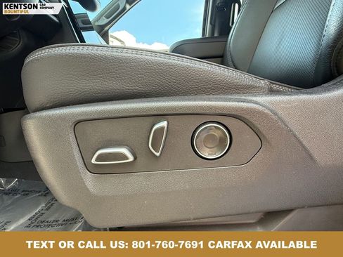 Used 2025 GMC Yukon XL Denali AWD/4WD image 30