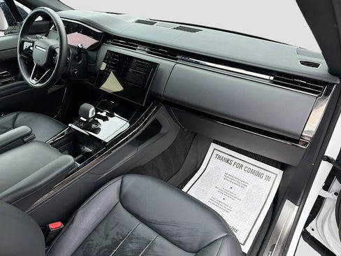 Used 2025 Land Rover Range Rover Sport Dynamic SE image 13