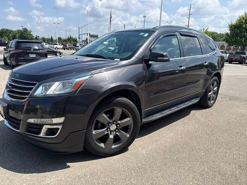 Used 2017 Chevrolet Traverse LT FWD image 9