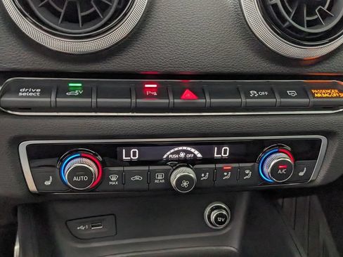 Used 2018 Audi A3 e-tron Prestige w/ Prestige Package FWD image 29