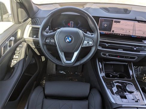 Used 2025 BMW X5 xDrive50e image 16