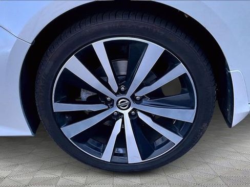 Used 2021 Nissan Altima 2.5 SR w/ SR Premium Package image 22