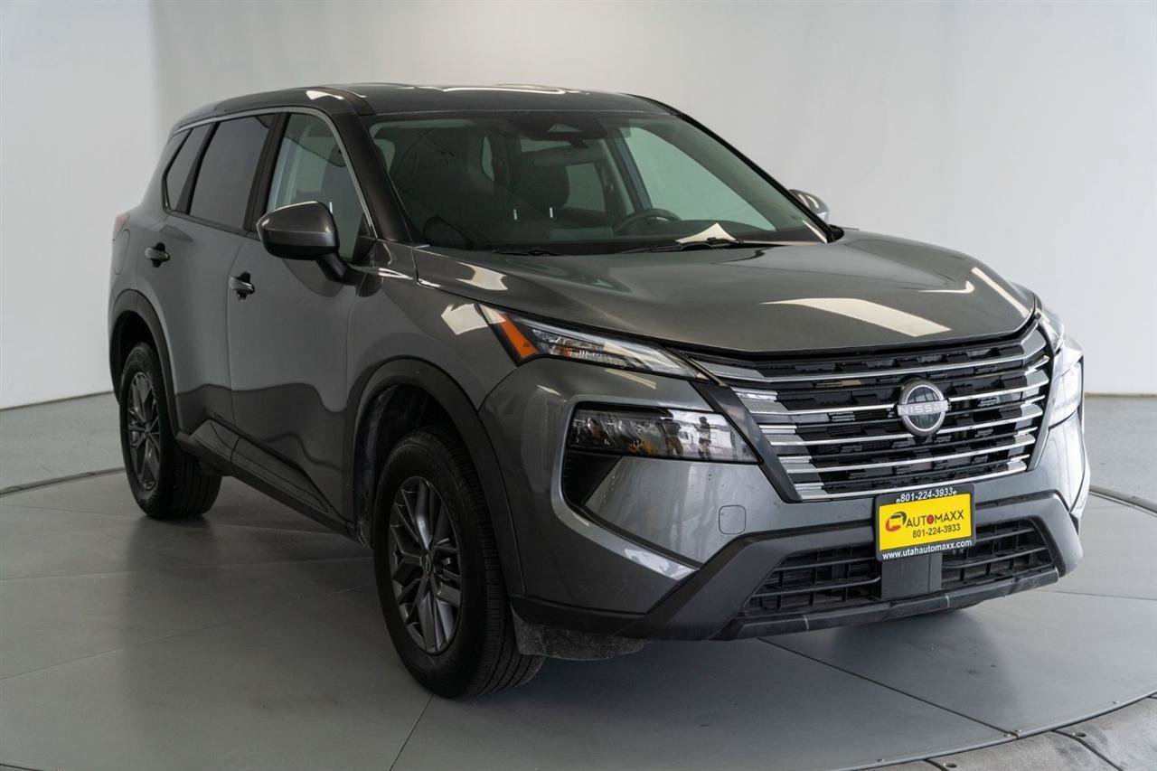 Used 2026 Nissan Rogue SV AWD/4WD image 3