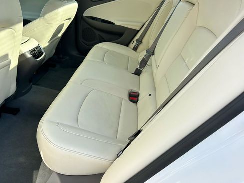 Used 2021 Chevrolet Malibu LT w/ Leather Package FWD image 14