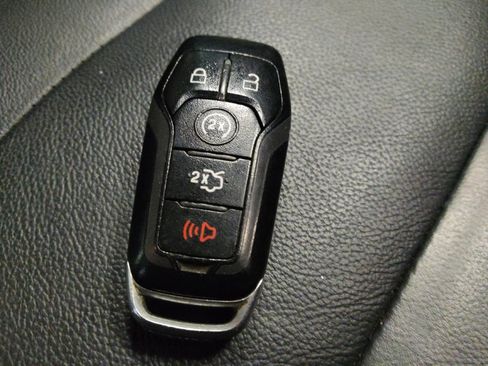 Used 2017 Ford Explorer XLT w/ Equipment Group 202A image 32