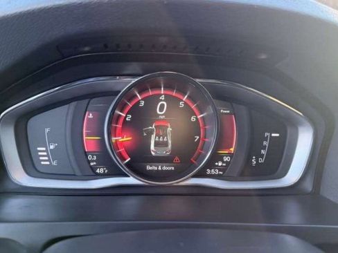 Used 2017 Volvo S60 T5 Inscription image 16