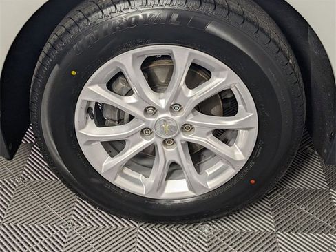 Used 2019 Chevrolet Equinox LT image 8