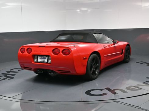 Used 2004 Chevrolet Corvette Convertible w/ Preferred Equipment Group RWD image 9