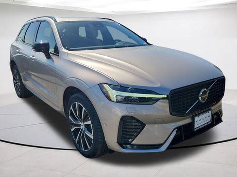 Certified 2023 Volvo XC60 B5 Plus w/ Climate Package AWD/4WD image 1